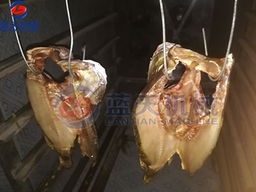 安徽魚干烘干機(jī)烘干臭鱖魚現(xiàn)場(chǎng)